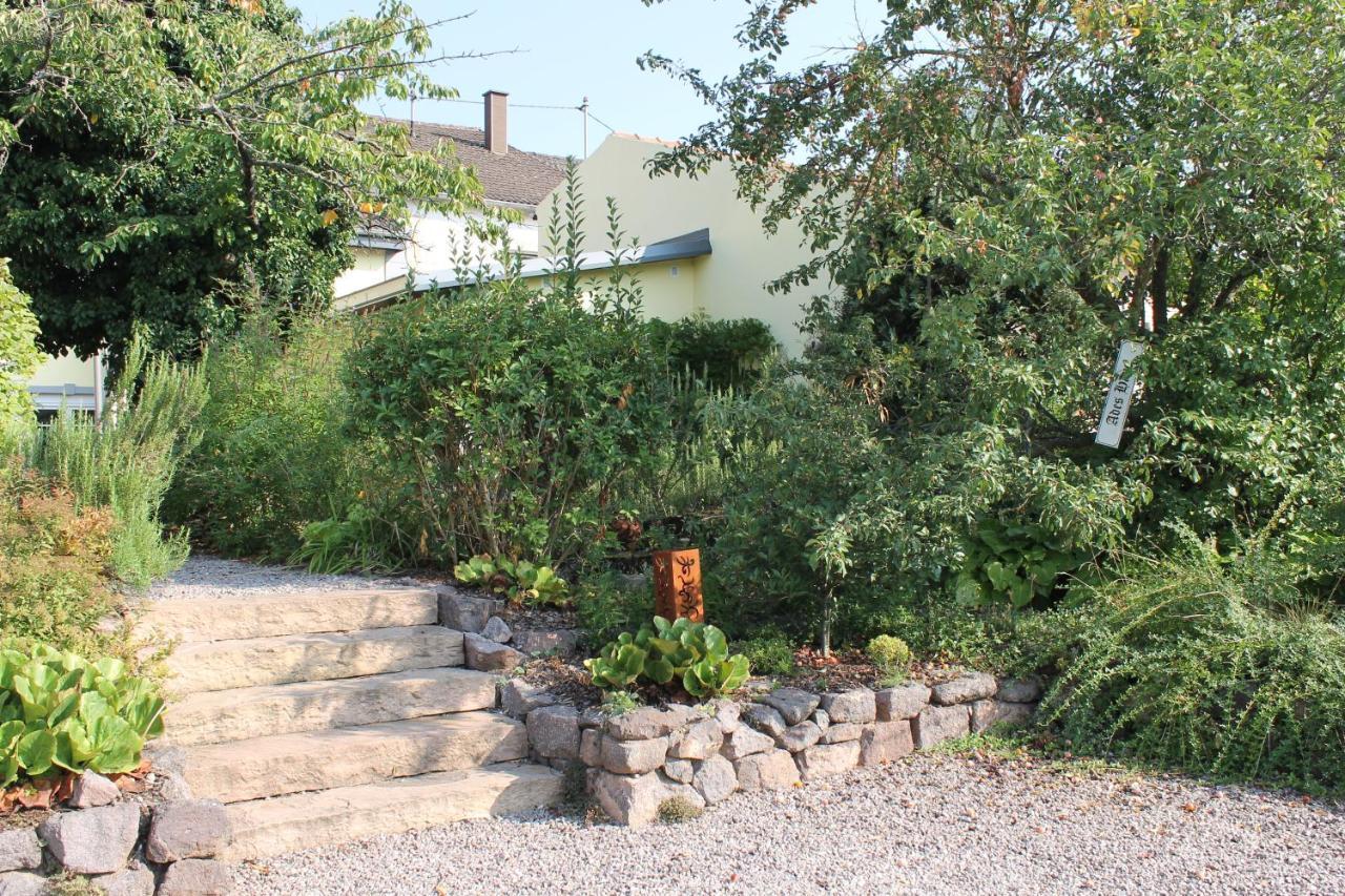 Ferienwohnung Ades Haus - wenn's gemütlich sein darf! Überherrn Exterior foto