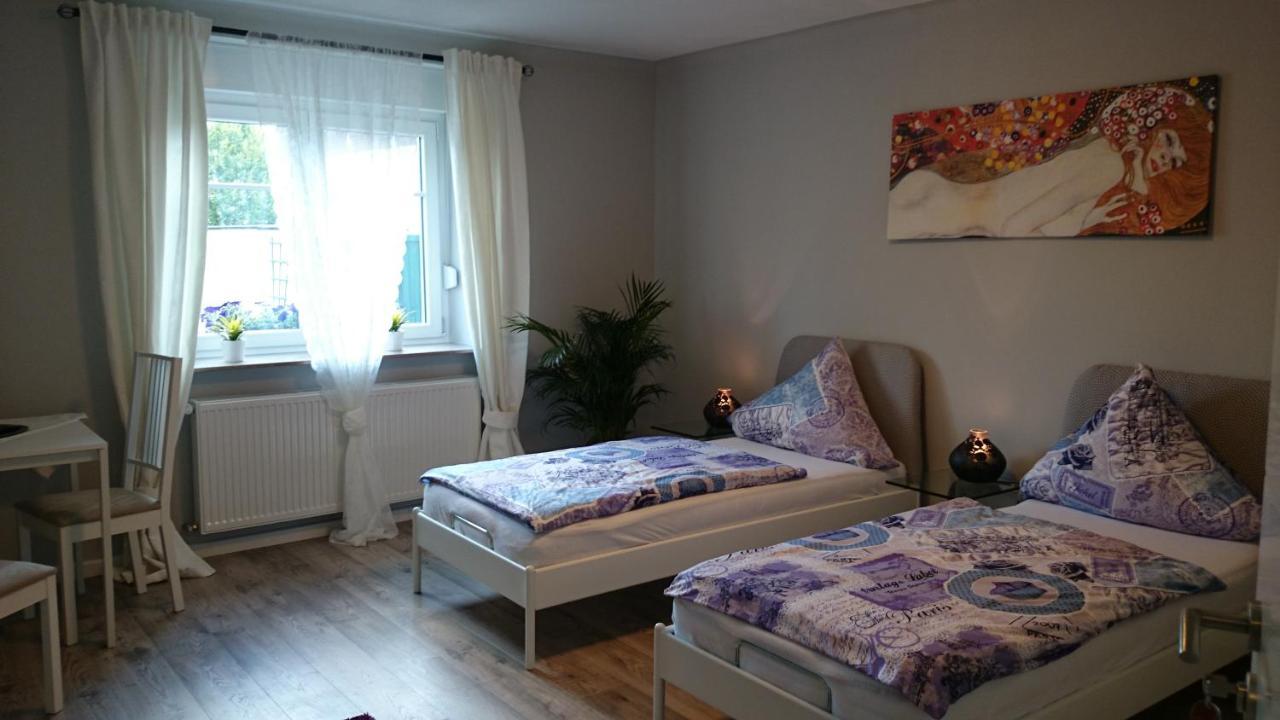 Ferienwohnung Ades Haus - wenn's gemütlich sein darf! Überherrn Exterior foto