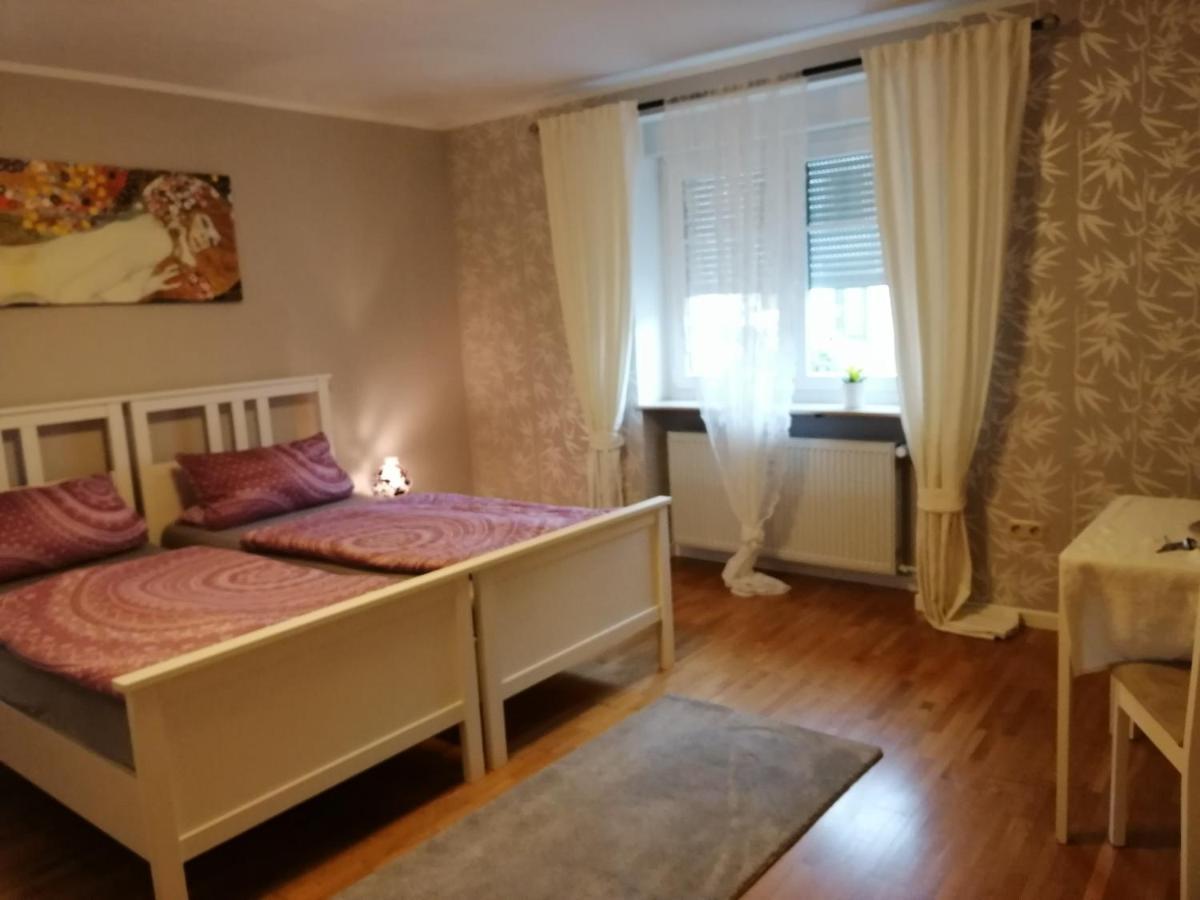 Ferienwohnung Ades Haus - wenn's gemütlich sein darf! Überherrn Exterior foto