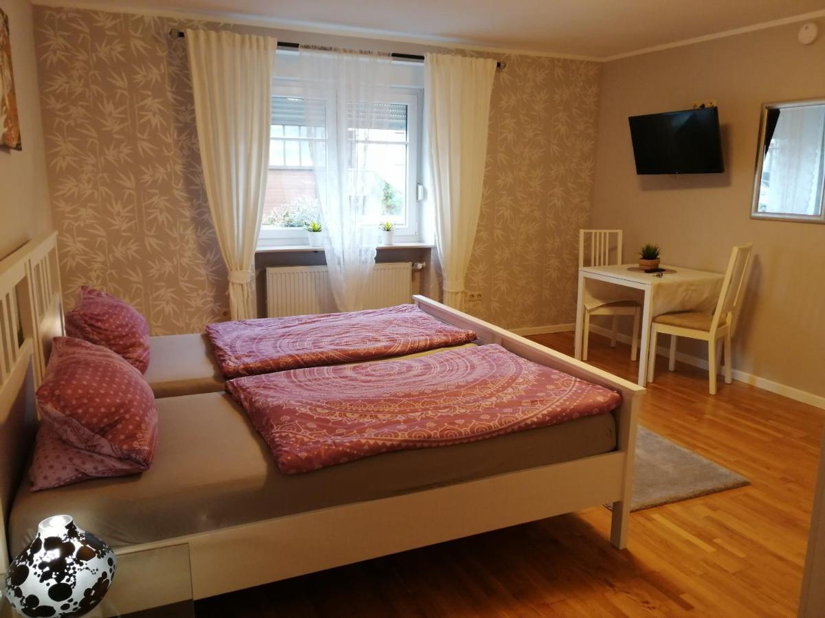 Ferienwohnung Ades Haus - wenn's gemütlich sein darf! Überherrn Exterior foto