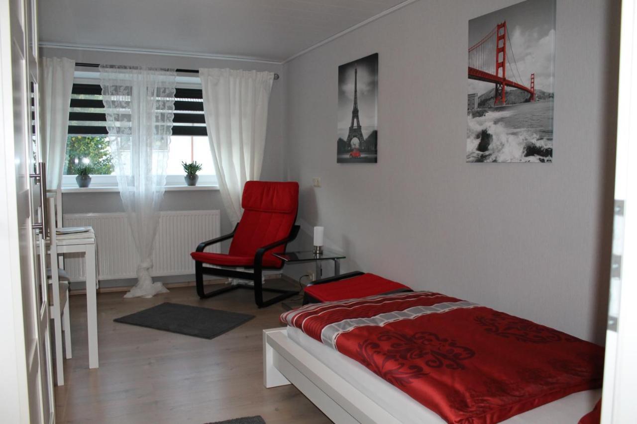 Ferienwohnung Ades Haus - wenn's gemütlich sein darf! Überherrn Exterior foto