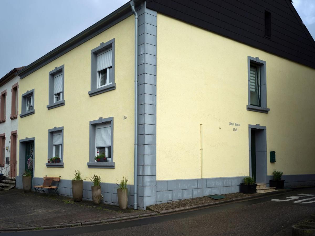 Ferienwohnung Ades Haus - wenn's gemütlich sein darf! Überherrn Exterior foto